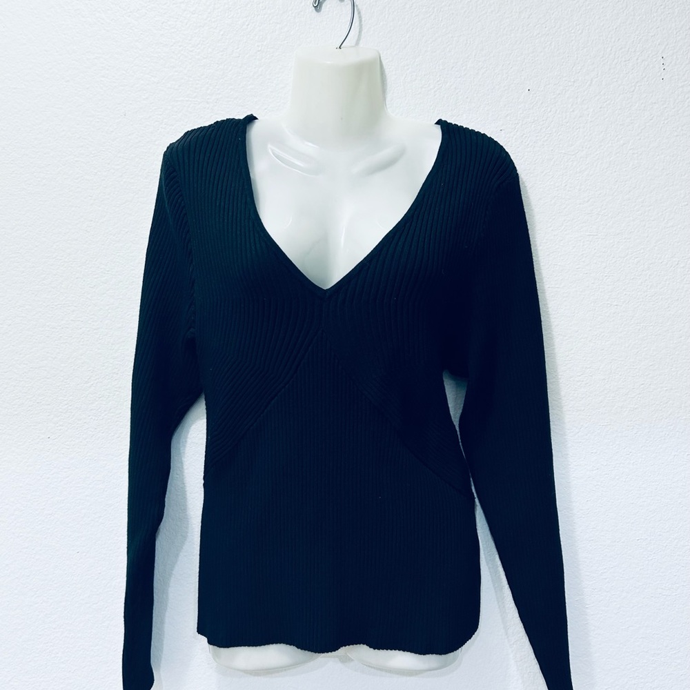 Sofia by Sofia Vergara Black V-Neck Sweater